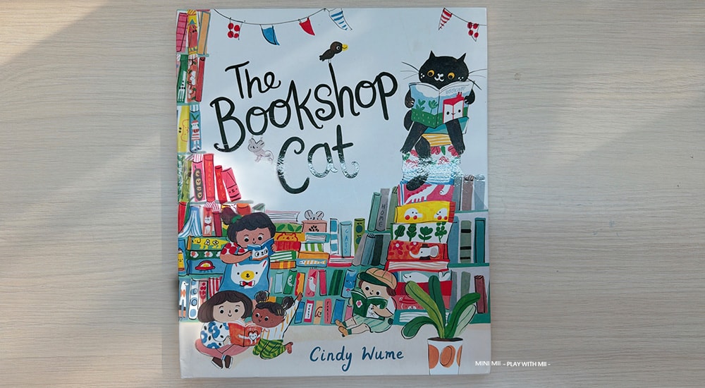 The bookshop cat