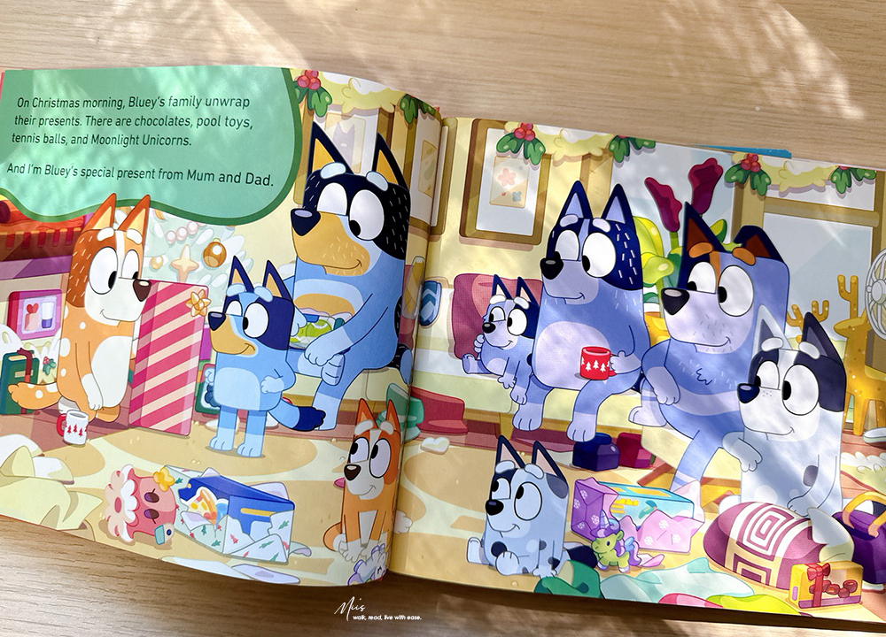 超值聖誕禮物書|Bluey:Bartlebee’s First Christmas|除了故事還有五份驚喜小禮物,生活化英語句型從動畫走進繪本裡 - 第2張圖 超值聖誕禮物書|Bluey:Bartlebee’s First Christmas|除了故事還有五份驚喜小禮物,生活化英語句型從動畫走進繪本裡