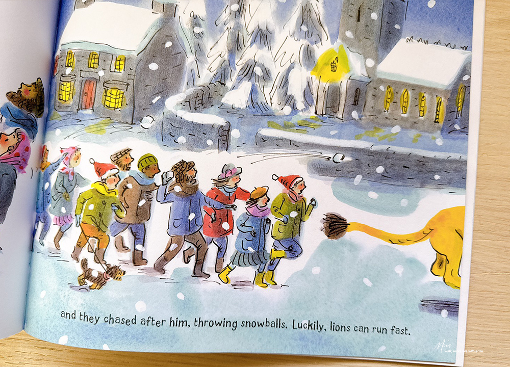 How to Hide a Lion at Christmas|有獅子陪伴的聖誕節,讓友誼溫暖寒冷的雪季,適合初讀者練習敘事與理解情感的繪本 - 第9張圖 How to Hide a Lion at Christmas|有獅子陪伴的聖誕節,讓友誼溫暖寒冷的雪季,適合初讀者練習敘事與理解情感的繪本