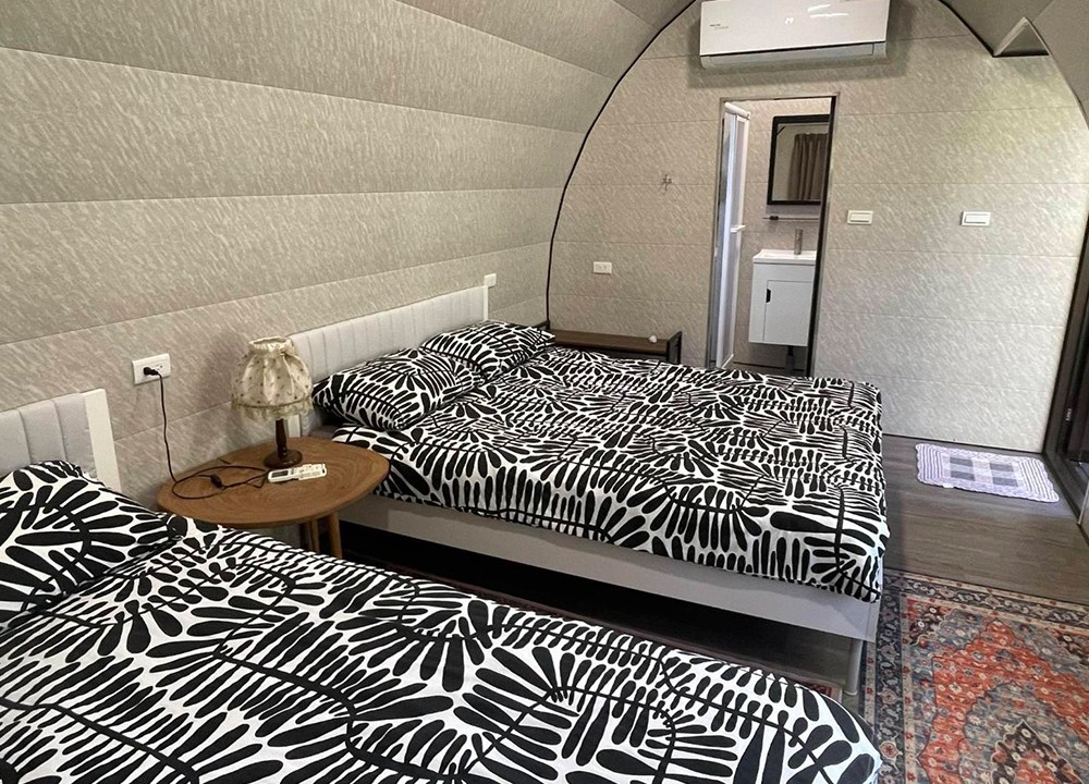 新竹五峰・巴奈築夢園｜告別昆蟲侵擾、木屋、獨享屋，與楓葉共舞的森林聚會（木屋住宿/露營）