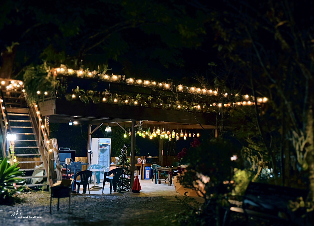 新竹五峰・巴奈築夢園｜告別昆蟲侵擾、木屋、獨享屋，與楓葉共舞的森林聚會（木屋住宿/露營）