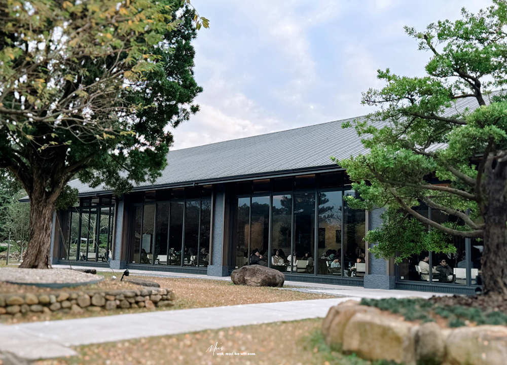 新北淡水.晴花鹿苑|不只是咖啡廳!日式庭園裡的鹿角蕨森林與大草坪,DIY 課程的知性午後 - 第4張圖 新北淡水.晴花鹿苑|不只是咖啡廳!日式庭園裡的鹿角蕨森林與大草坪,DIY 課程的知性午後