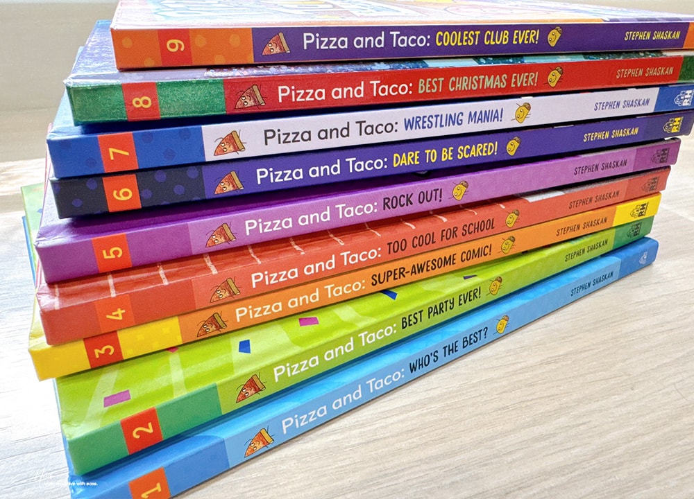 初階圖像小說|Pizza and Taco 當披薩遇上塔可,搞笑日常最鬧的友情,適合5-9 歲笑點滿滿的入門讀物 - 第1張圖 初階圖像小說|Pizza and Taco 當披薩遇上塔可,搞笑日常最鬧的友情,適合5-9 歲笑點滿滿的入門讀物