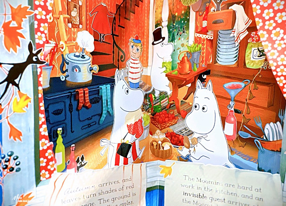 立體書推薦｜A Year in the Moominhouse．360度立體展開，從春夏秋冬認識時間流動（嚕嚕米旋轉木馬書）