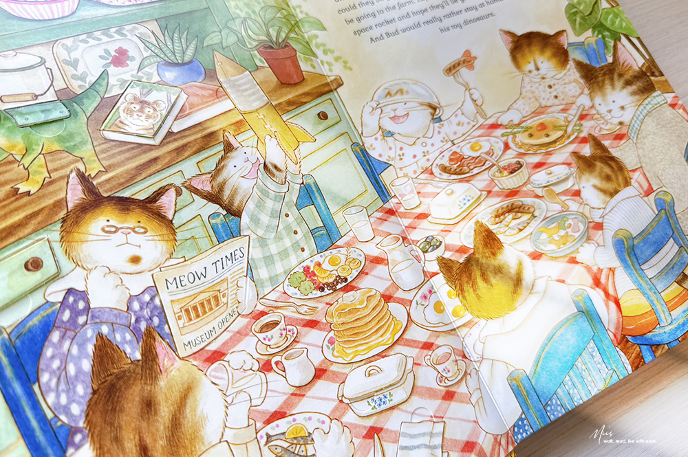 The Cat Family 貓家族翻翻書系列|140+個翻翻小機關,精緻英倫風插畫+超耐翻硬頁設計,2-8歲共讀首選,用雙語玩出專注力 - 第3張圖 The Cat Family 貓家族翻翻書系列|140+個翻翻小機關,精緻英倫風插畫+超耐翻硬頁設計,2-8歲共讀首選,用雙語玩出專注力