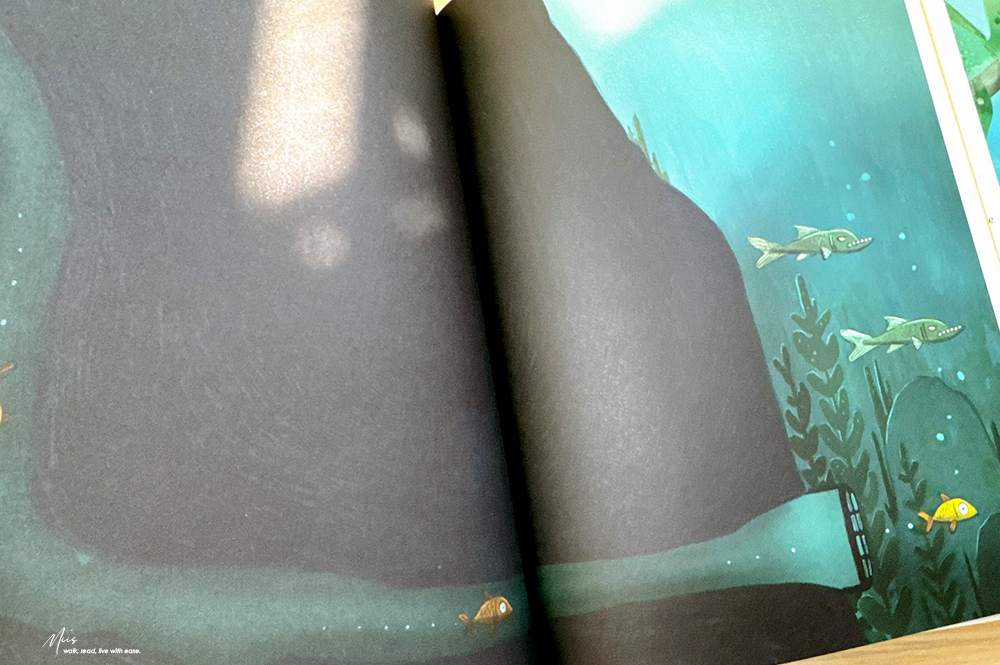 Don’t Trust Fish|千萬別相信魚?用陰謀論視角認識海洋生物,幽默感爆表的繪本,腦洞大開,讀30分鐘都停不下來 - 第9張圖 Don’t Trust Fish|千萬別相信魚?用陰謀論視角認識海洋生物,幽默感爆表的繪本,腦洞大開,讀30分鐘都停不下來
